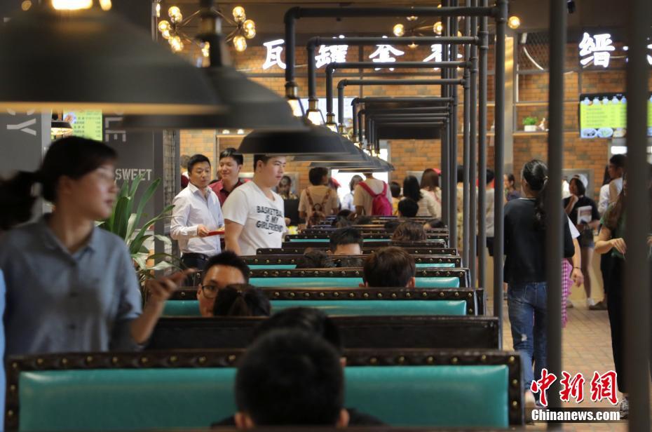 浙江杭州现超高颜值大学食堂