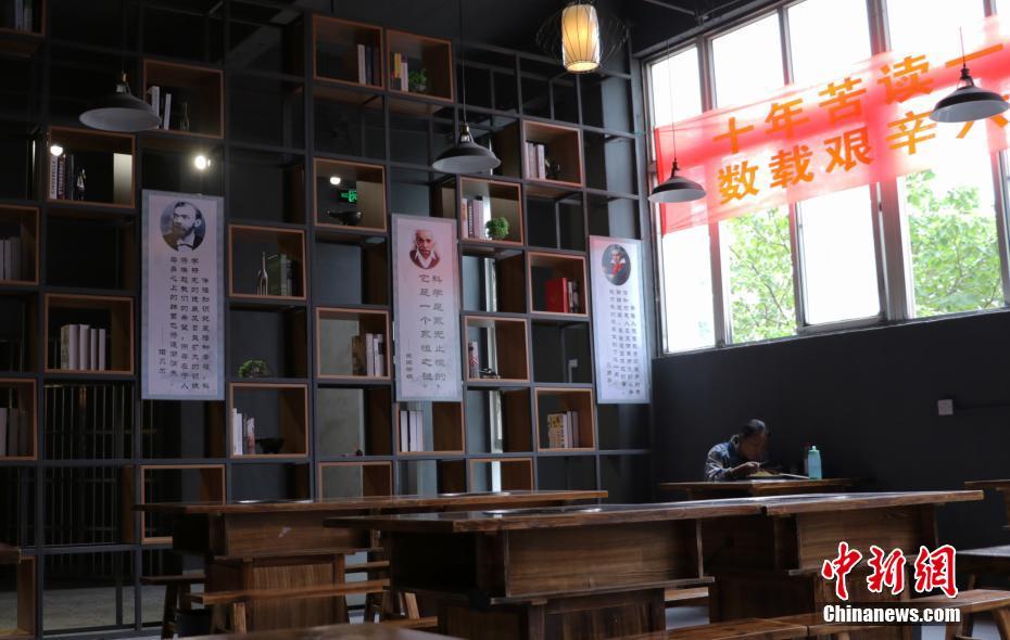 浙江杭州现超高颜值大学食堂