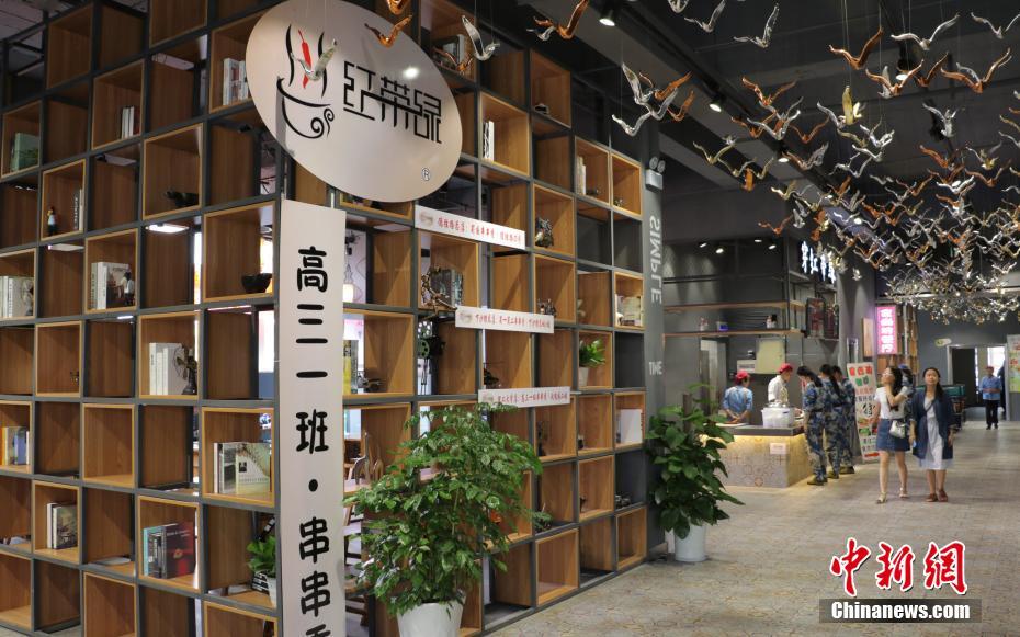 浙江杭州现超高颜值大学食堂