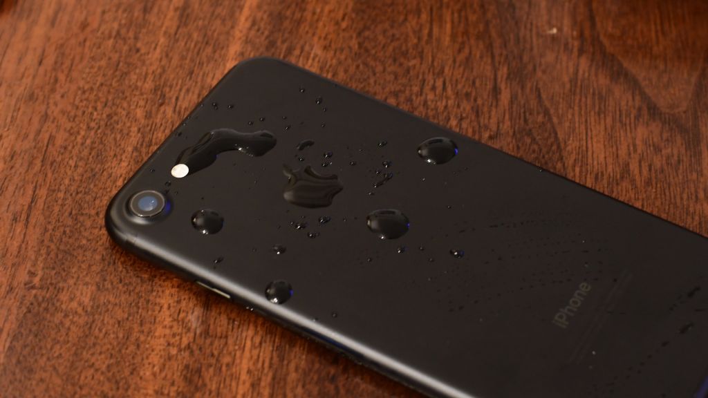 iPhone 7的Home键和镜头均采用蓝宝石保护