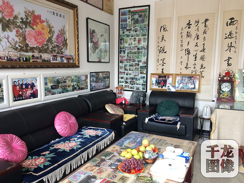 在今天的界石铺继红村，“新院”早已不再是梦想。图为该村老党员王治和的家。千龙网记者 马文娟 摄