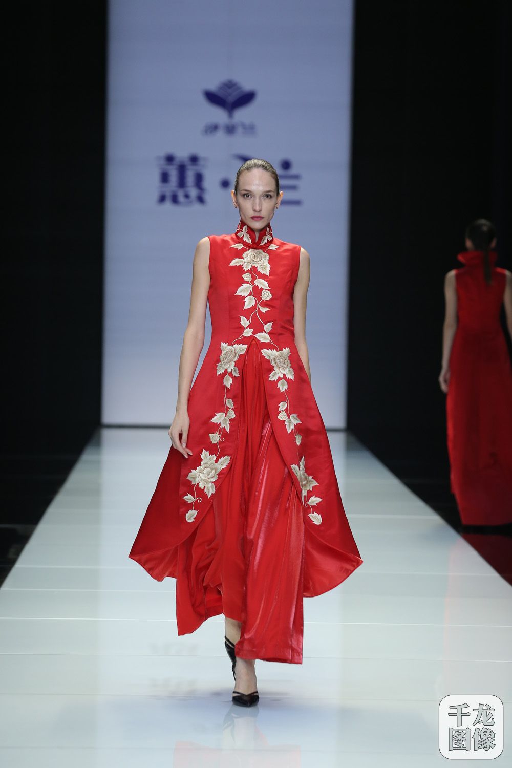 2016北京时装周上，京工集团旗下“伊里兰”品牌以“蕙 兰”为主题向业界及市场发布“四季”女装产品。