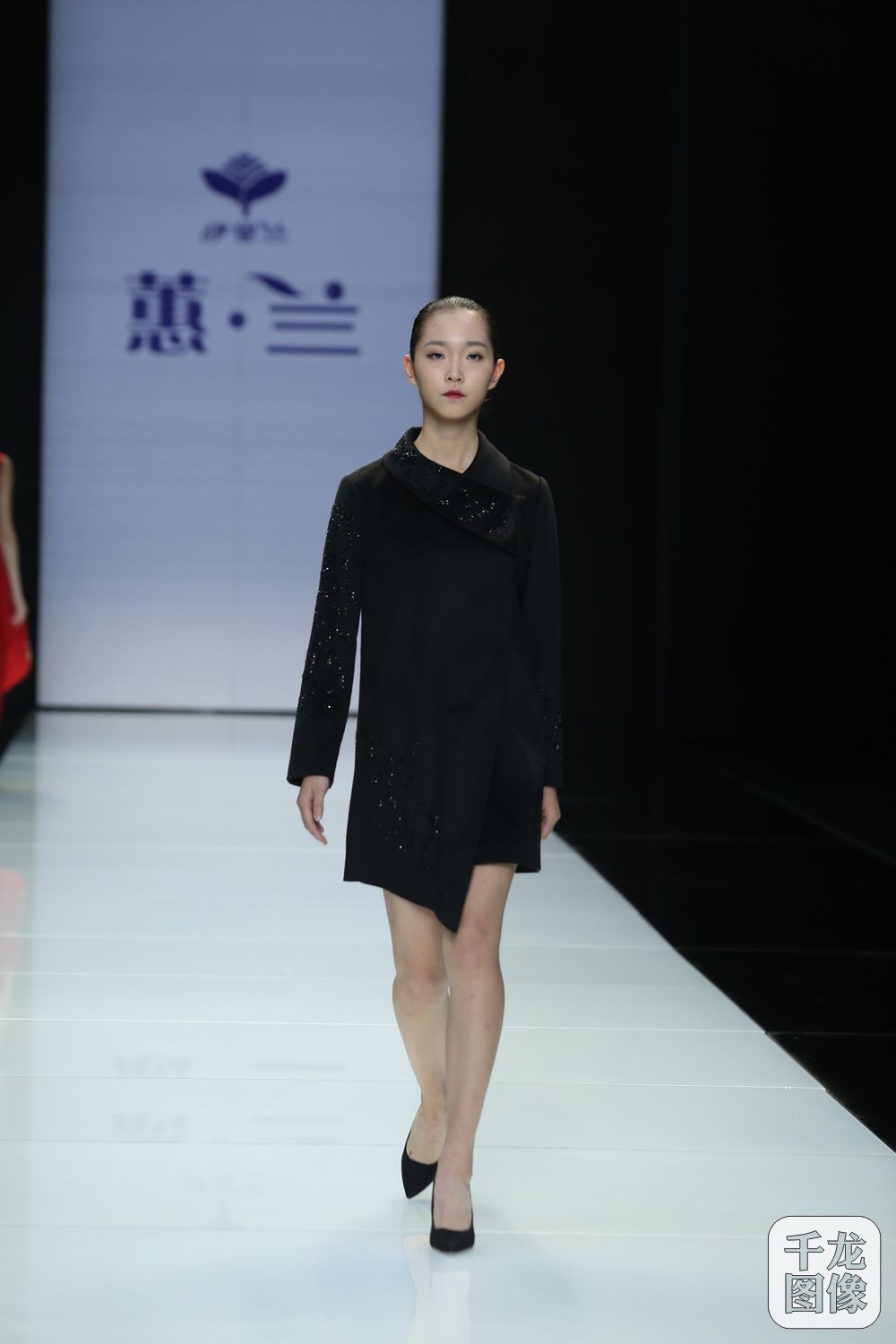 2016北京时装周上，京工集团旗下“伊里兰”品牌以“蕙 兰”为主题向业界及市场发布“四季”女装产品。