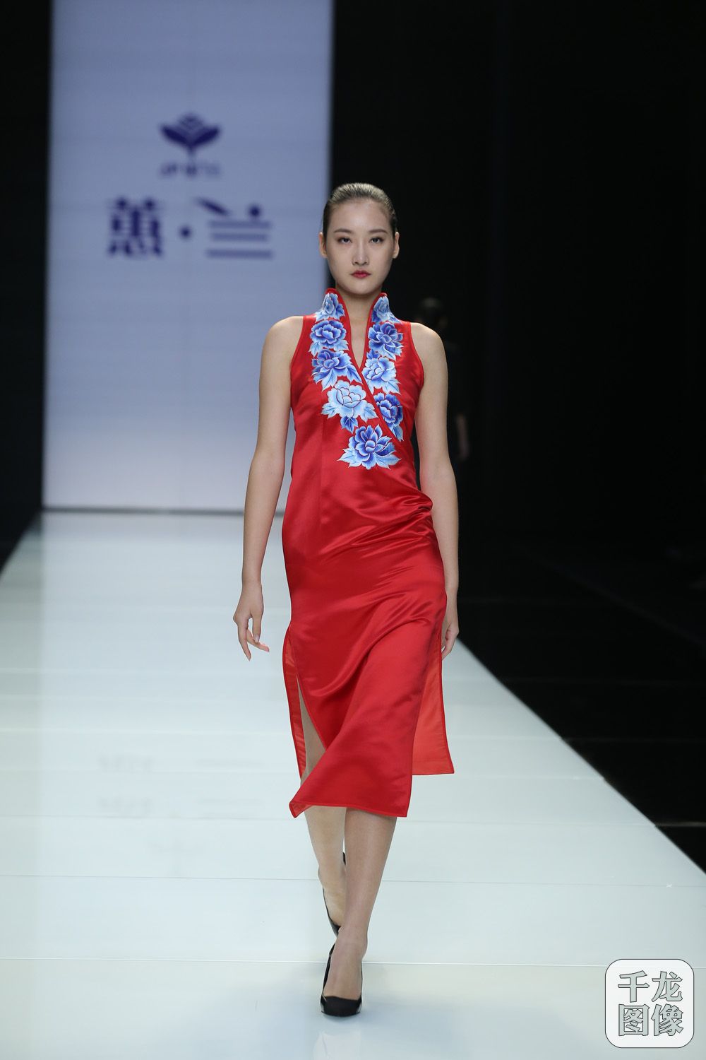 2016北京时装周上，京工集团旗下“伊里兰”品牌以“蕙 兰”为主题向业界及市场发布“四季”女装产品。