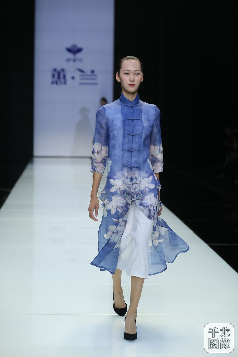 2016北京时装周上，京工集团旗下“伊里兰”品牌以“蕙 兰”为主题向业界及市场发布“四季”女装产品。
