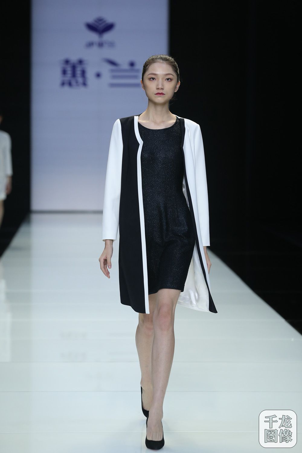 2016北京时装周上，京工集团旗下“伊里兰”品牌以“蕙 兰”为主题向业界及市场发布“四季”女装产品。