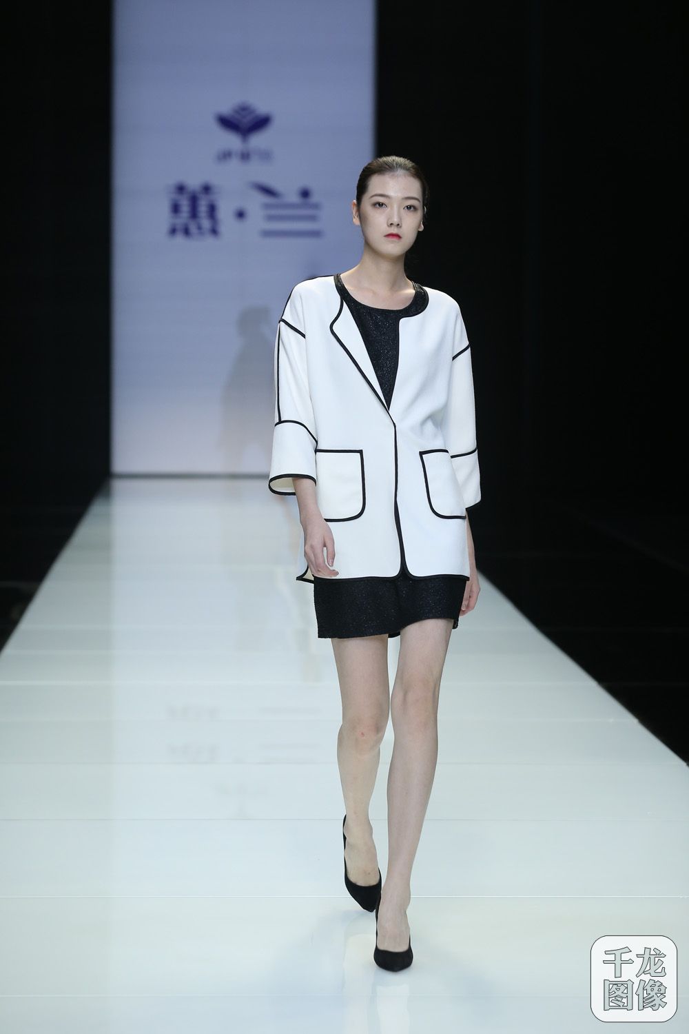 2016北京时装周上，京工集团旗下“伊里兰”品牌以“蕙 兰”为主题向业界及市场发布“四季”女装产品。
