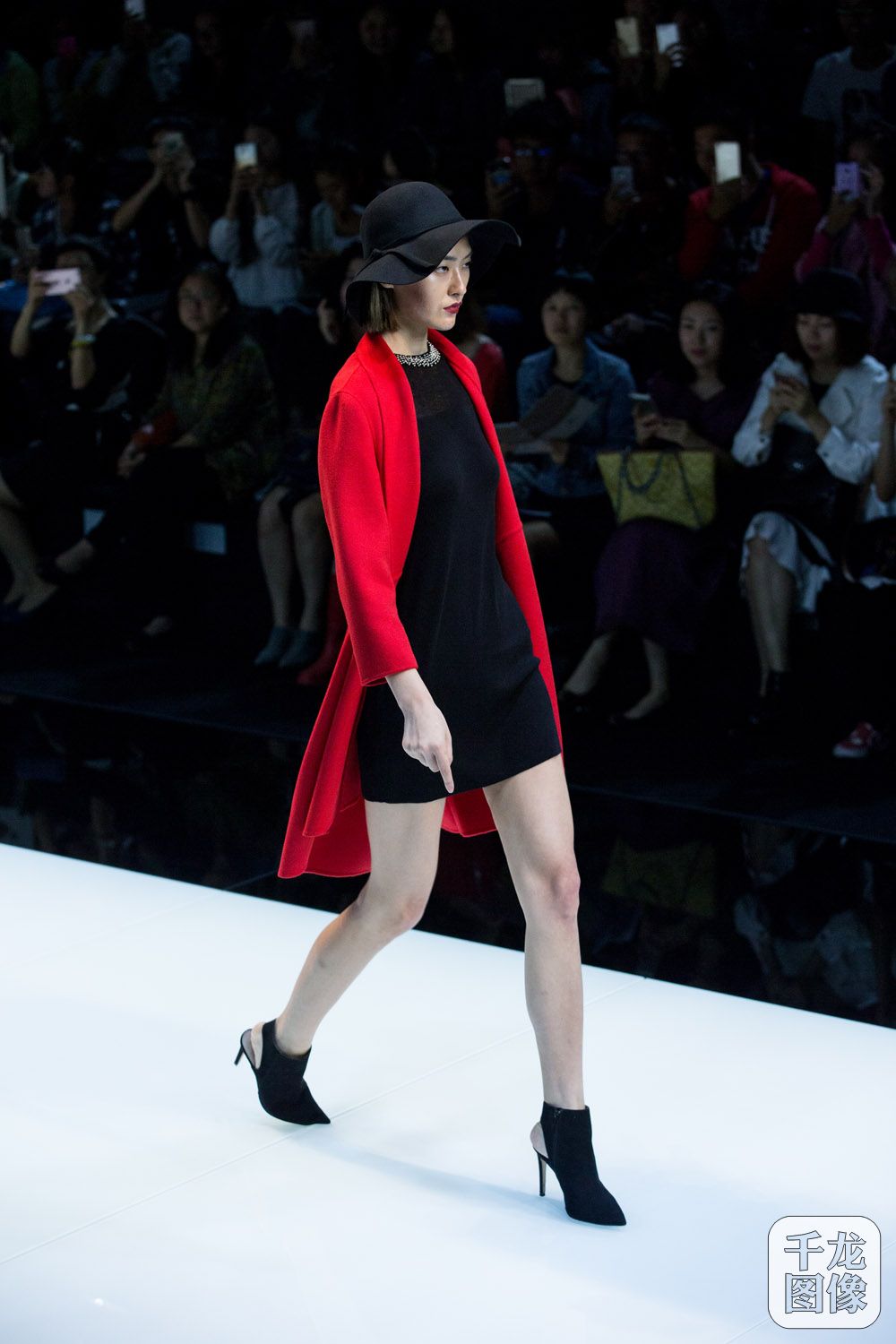 2016北京时装周上，京工集团旗下“伊里兰”品牌以“蕙 兰”为主题向业界及市场发布“四季”女装产品。