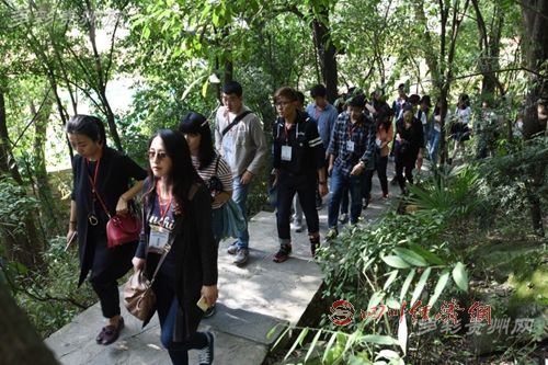 国学热在贵州 全国网媒记者造访“王学圣地”修文