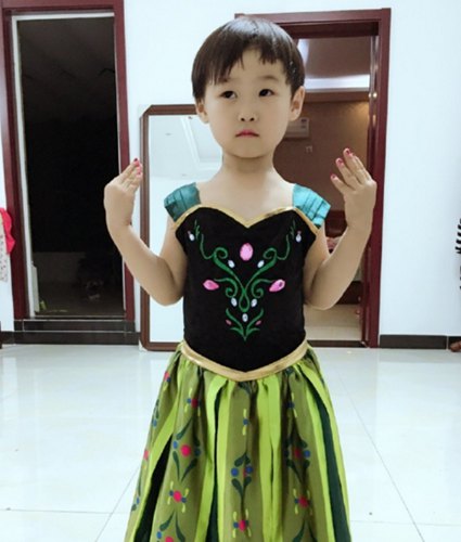 岳云鹏罕见晒女儿正面照