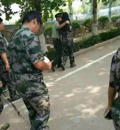 高校教官表白女生