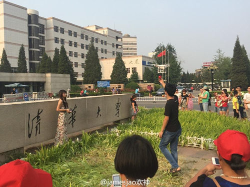 男生用无人机向清华女生表白 校保安“劫机”