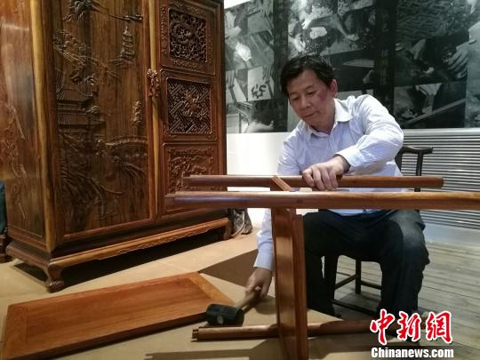 应妮 摄