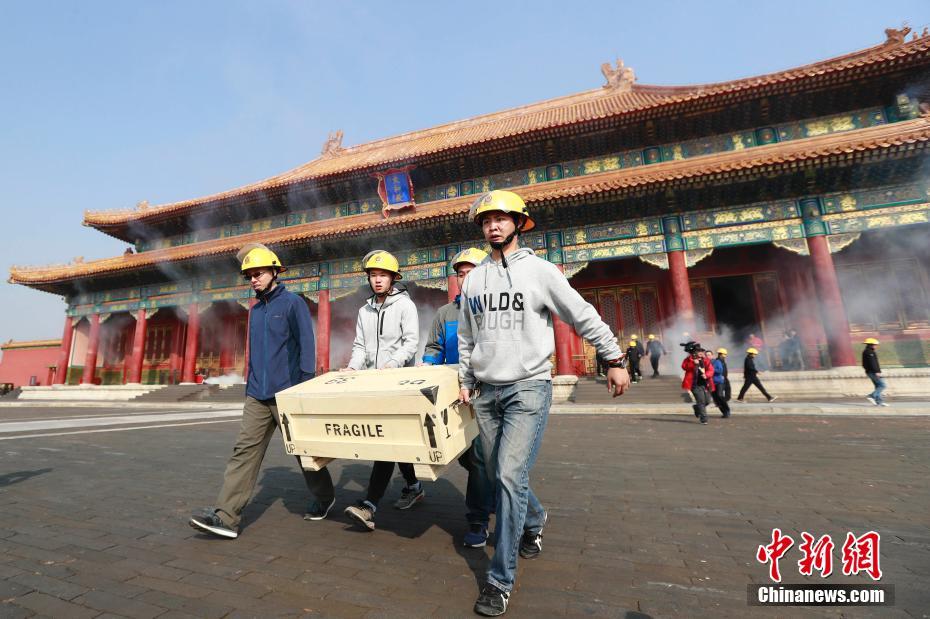 北京故宫开展大规模消防实战演练 消防机器人参演