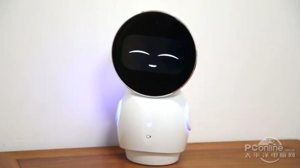 节后长班找点乐子  小忆机器人国庆秒拍展示