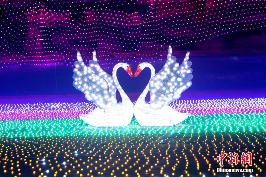 天津现梦幻灯光秀 3000万盏LED灯营造童话世界