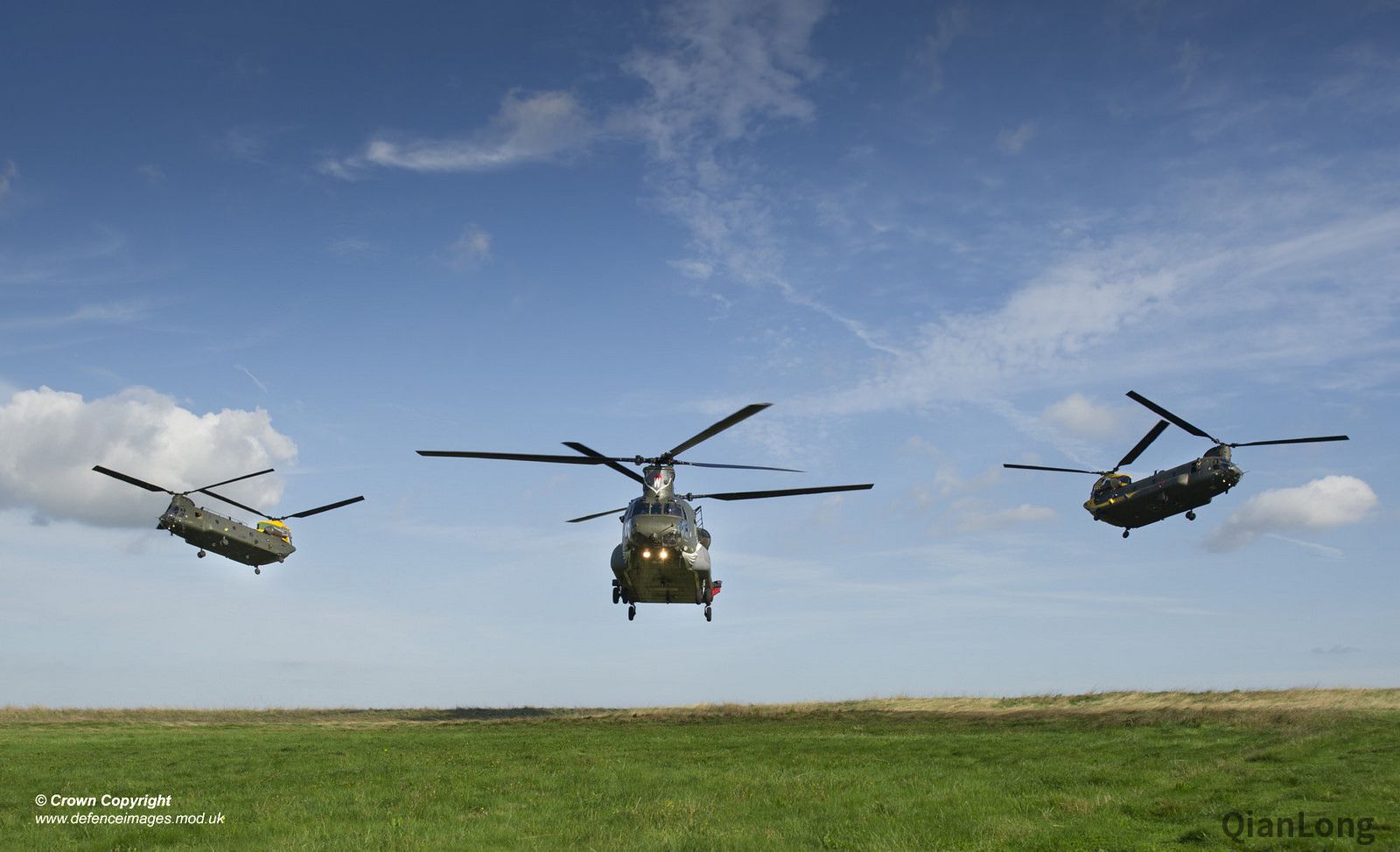 01.ͿװʾӢվCH-47HC2ֱ