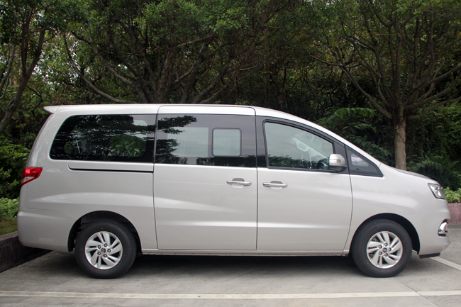 实用派不失商务范儿 试驾江淮瑞风M4 2.0L-千龙网·中国首都网