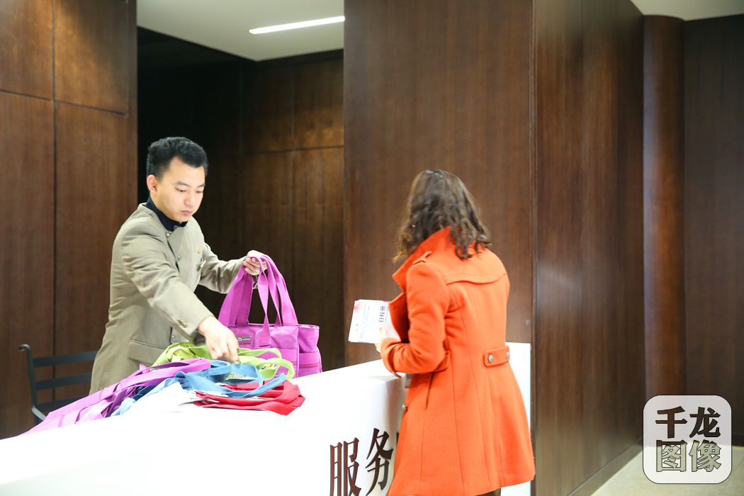 10月20-21日，北京雁栖湖国际会展中心迎来了2016中华医学会肝病学分会全国肝病学学术年会的隆重举办，2000名来自全国各地的专家学者、相关组织代表、医药企业代表进行了广泛而深入的学术交流。5