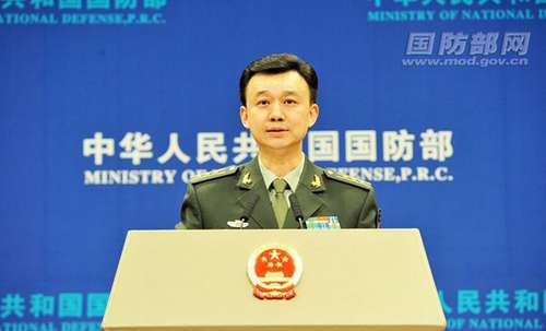 国防部新闻局副局长、国防部新闻发言人吴谦上校答记者问
