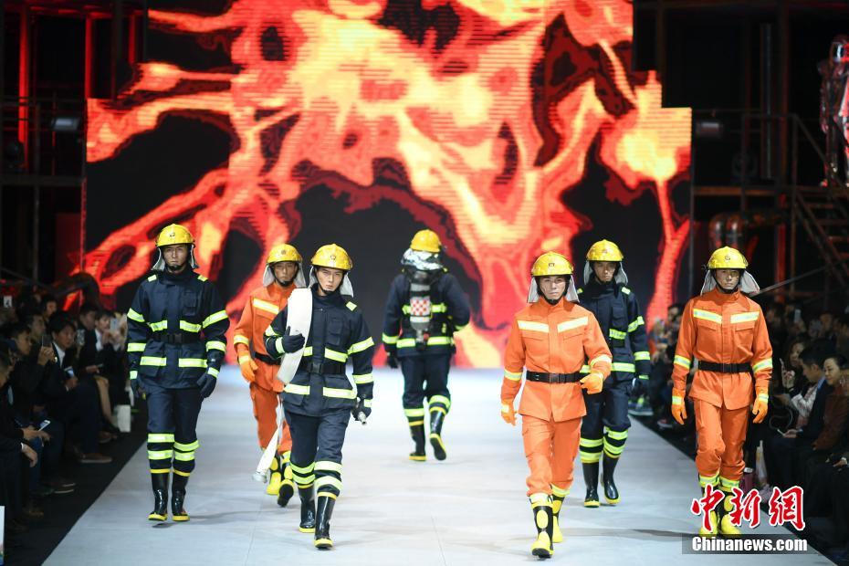 71e5cac4954e48ef998e6e354ad9b4b4