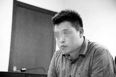 男子购仿真枪被拘 买枪就是为了收藏 