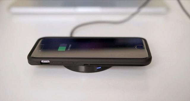 传iPhone 8将干掉Lightning接口 改用无线充电