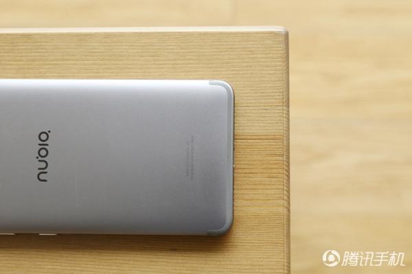 努比亚miniS评测：设计激进的小屏拍照手机