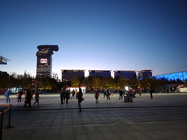努比亚miniS评测：设计激进的小屏拍照手机