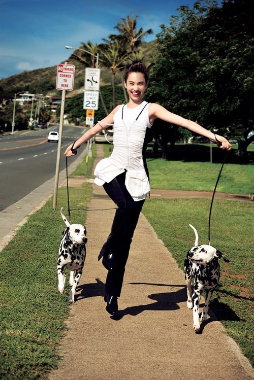 水原希子携手长谷川润 教你玩转闺蜜度假风(2