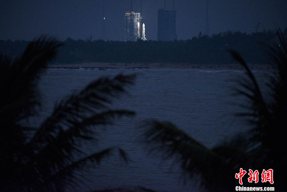 长征五号运载火箭在海南文昌成功发射