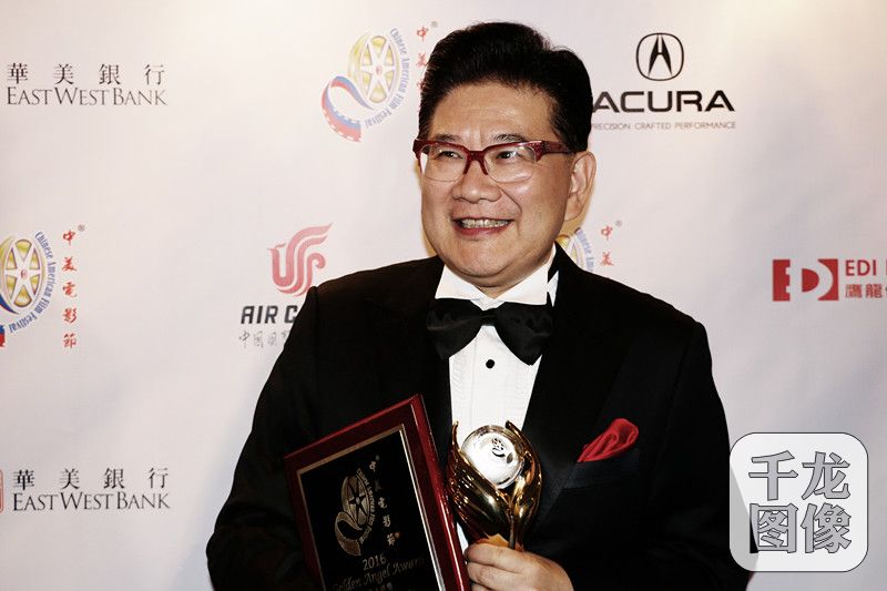 金牌主持人曹可凡亮相中美电影节