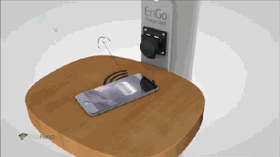 机智的路灯：变身WIFI吸引行人 走动就能产生电