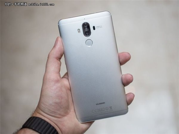 华为Mate 9外媒评价汇总：双摄彪形大汉