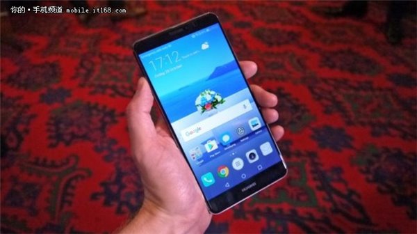 华为Mate 9外媒评价汇总：双摄彪形大汉