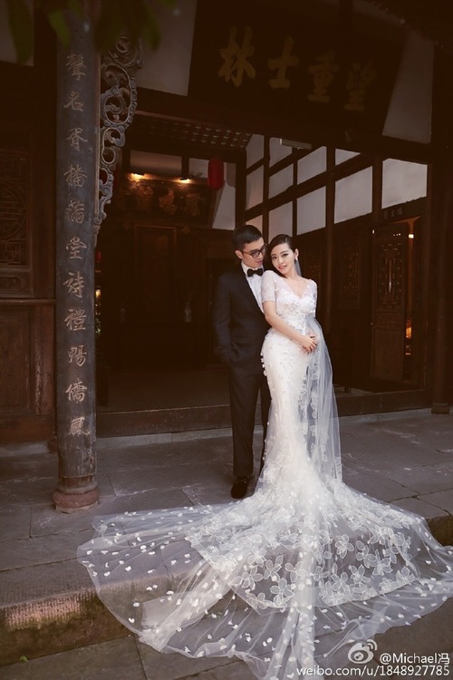 张靓颖婚纱照曝光