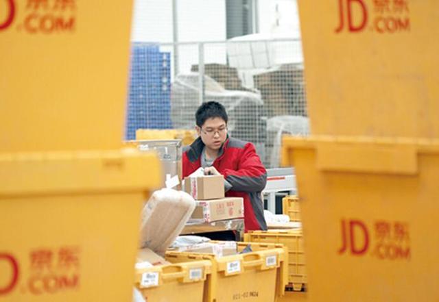 电商备战双11：阿里、苏宁搞“春晚”京东玩“技术”