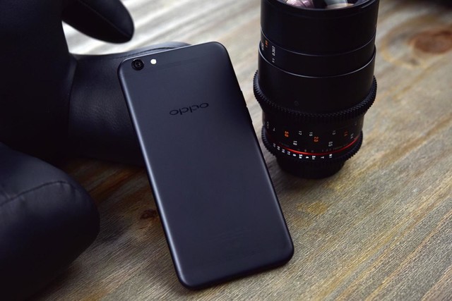 因为微缝天线 OPPO R9s黑色版有了更强的一致感 