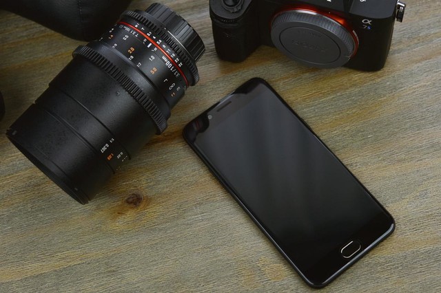 因为微缝天线 OPPO R9s黑色版有了更强的一致感 