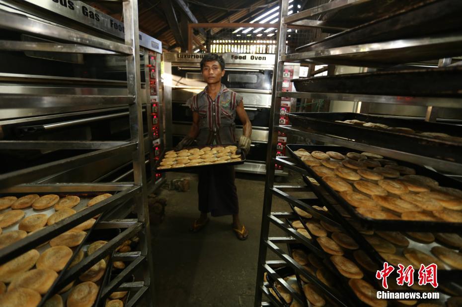 云南椒盐饼成密支那美食名片