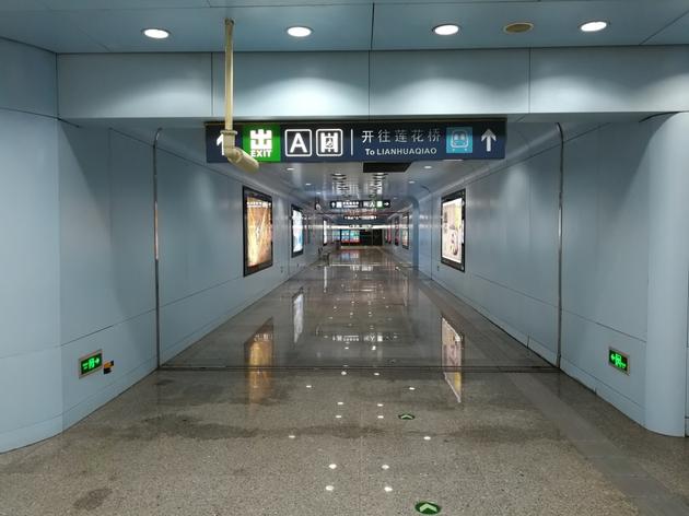 室内样张：暗处的细节不会丢失