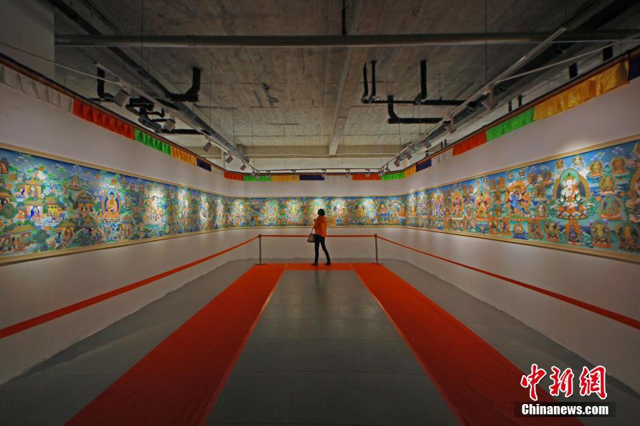 10多位画师耗时6年制作百米唐卡亮相天津
