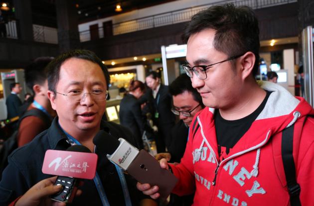 奇虎360董事长周鸿祎接受新浪科技采访