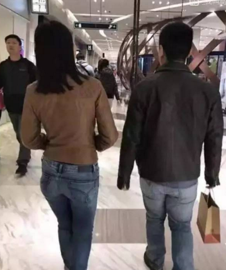 图为孕妇拍摄的打人者照片