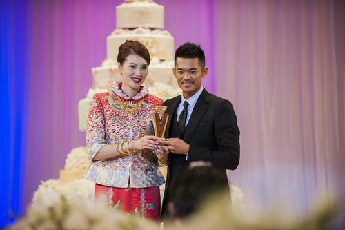 两人婚礼现场图