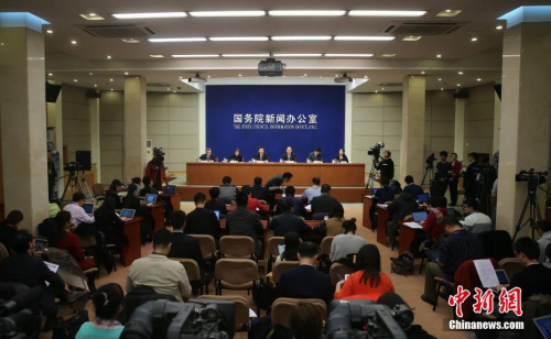 国新办就天宫二号与神舟十一号载人飞行任务情况举行发布会 中新社记者 杨可佳 摄