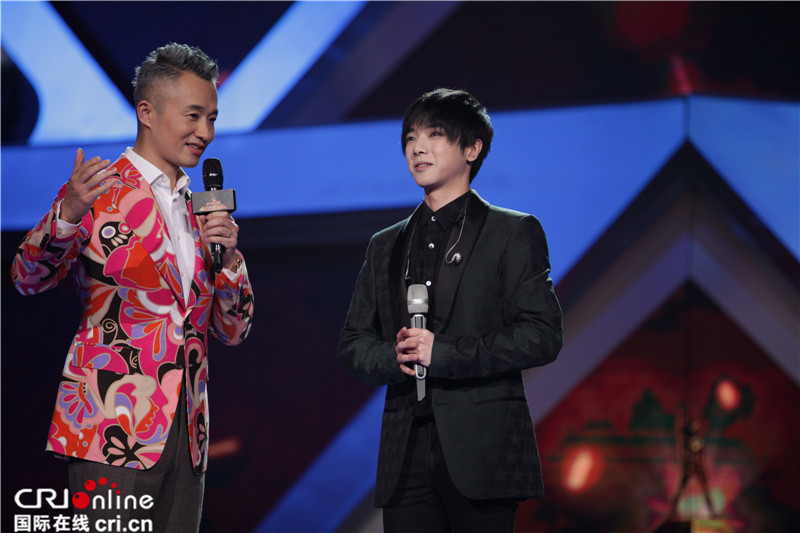 《天籁之战》莫文蔚演绎昆曲 张信哲嗨翻全场