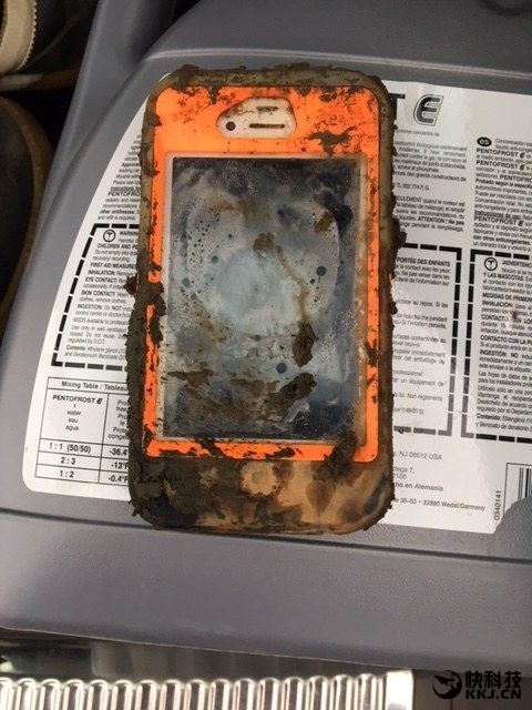 iPhone 4掉湖底一年多后仍可用 这到底有多神奇