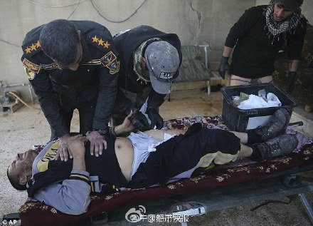 15月大女婴被IS炸死 父亲伤心欲绝失声痛哭 