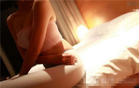 美女主播洗澡忘关摄像头 现场直播视频曝光 